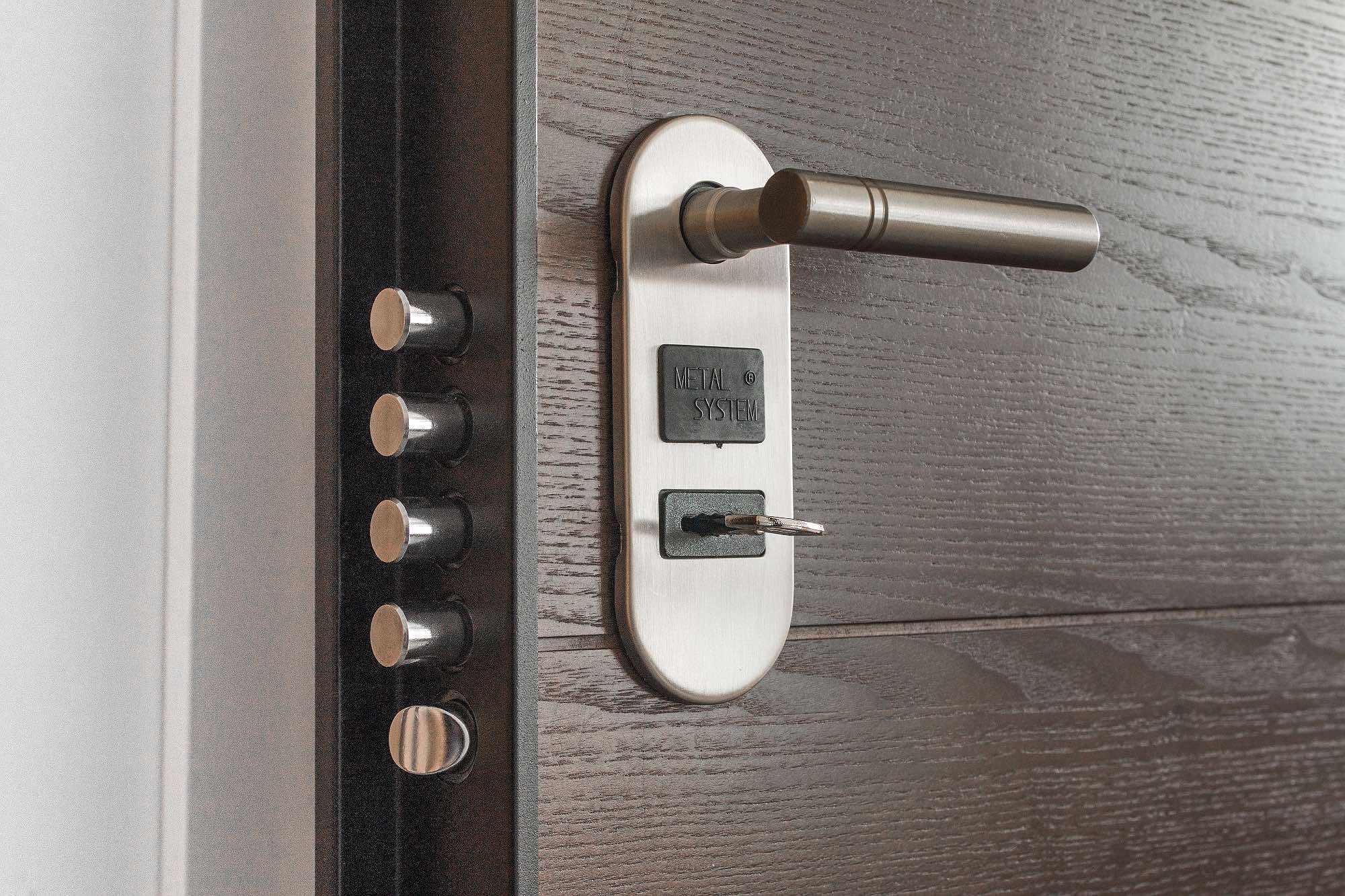 risk-door-locks-2000px